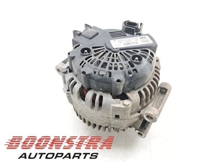 Dynamo van een Mercedes Sprinter (Sprinter 06-), Gebruikt, -, Ophalen of Verzenden, -