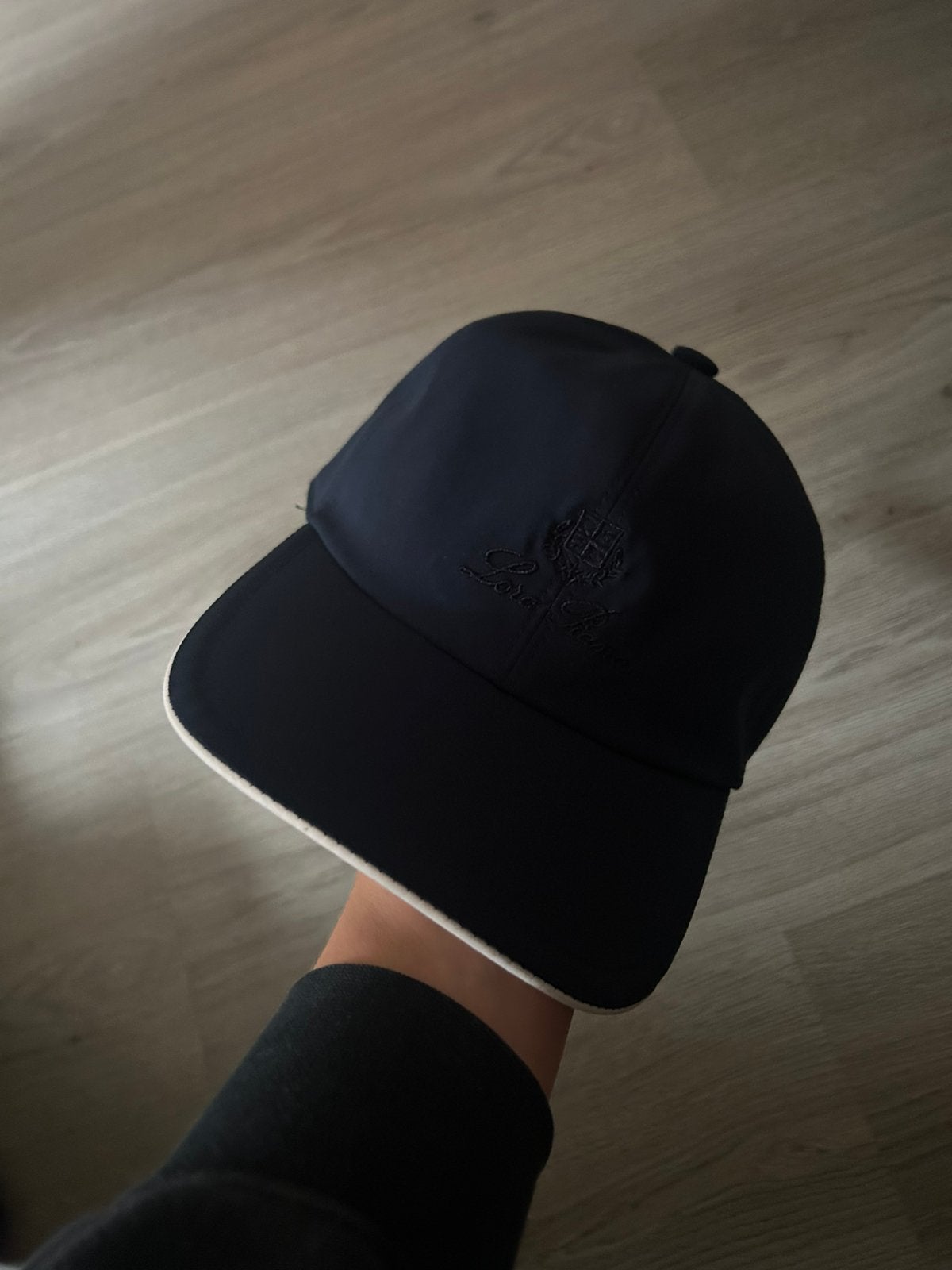 Loro piana pet, Ophalen of Verzenden, Zo goed als nieuw