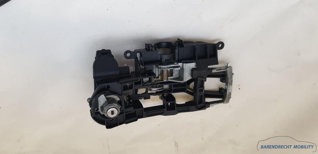 Deurgreep mechanisme F10 F11 BMW 5 serie links voor 17207451, Petuelring 130
80788  Munich, DE, Gebruikt, Info@bmw.de, Voor