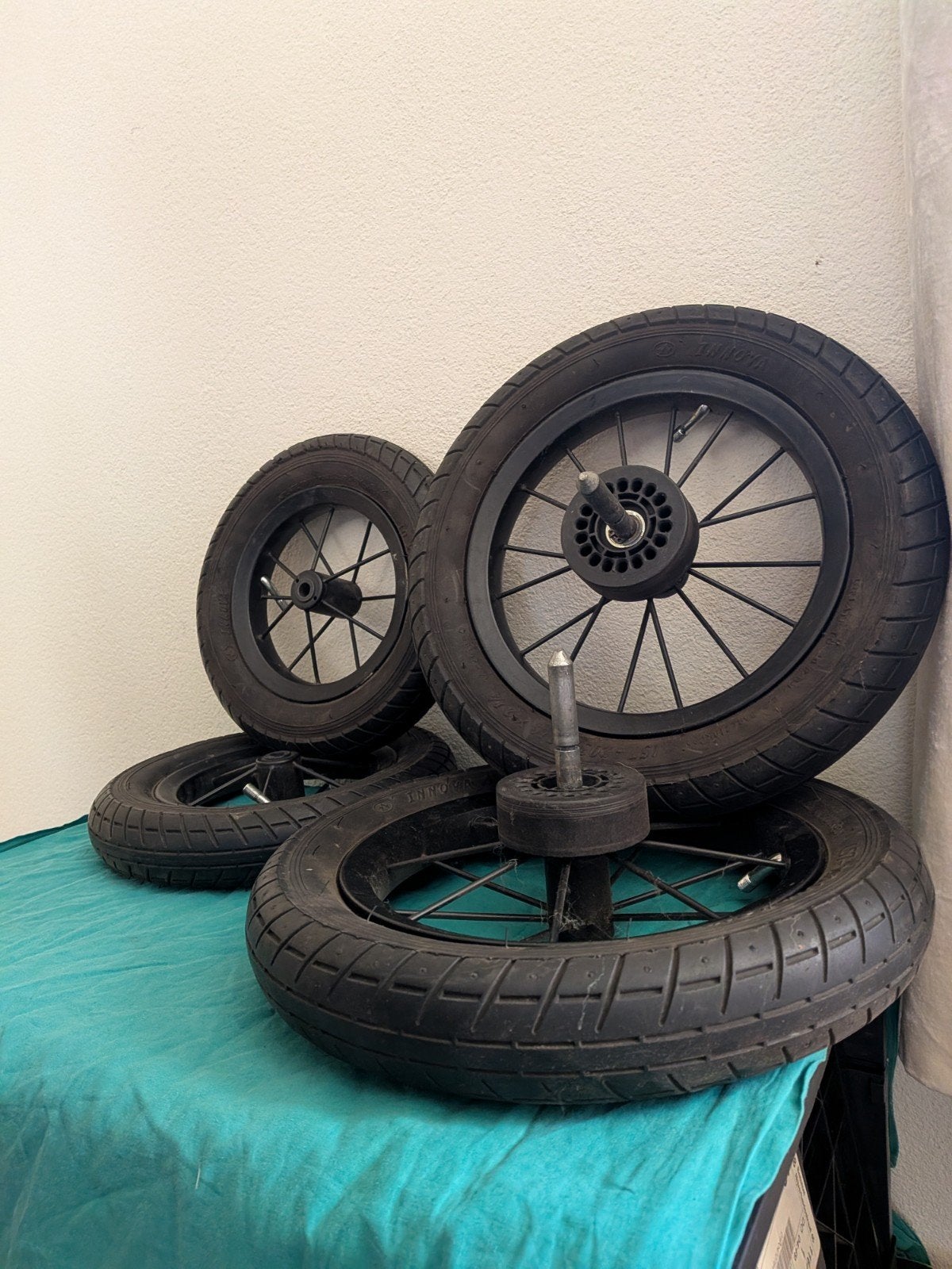 Set van 4 Gebruikte wielen klein, Fietsen en Brommers, Gebruikt, Onbekend, Kinderfiets, Rubber