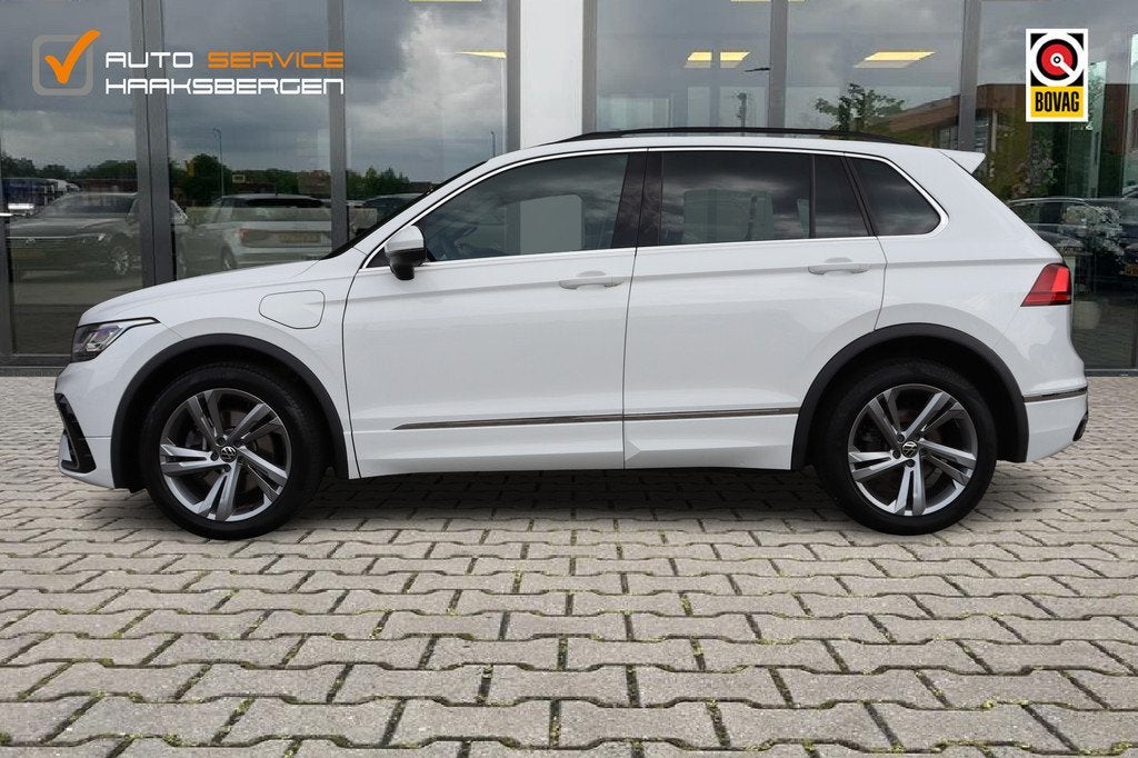 Volkswagen Tiguan 1.4 TSI eHybrid R-Line | Trekhaak | ACC |, 1716 kg, 4 cilinders, Wit, Hybride Elektrisch/Benzine
