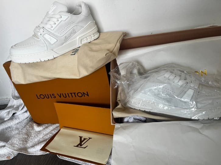 Louis vuitton schoenen maat 41, Kleding | Dames, Schoenen, Wit, Nieuw, Ophalen of Verzenden, Sneakers of Gympen