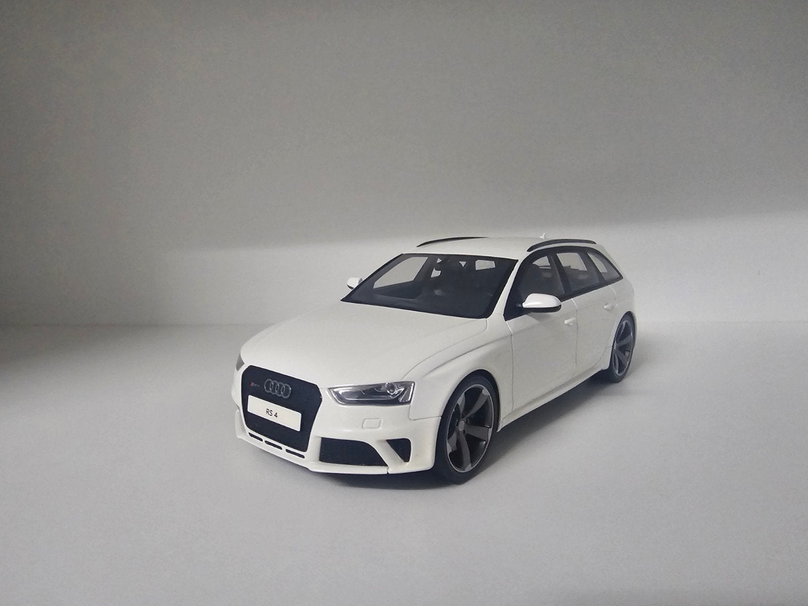 GT Spirit GT045 Audi RS4 Avant 1:18 - Extreem Zeldzaam, Ophalen of Verzenden, Zo goed als nieuw, Auto, Overige merken