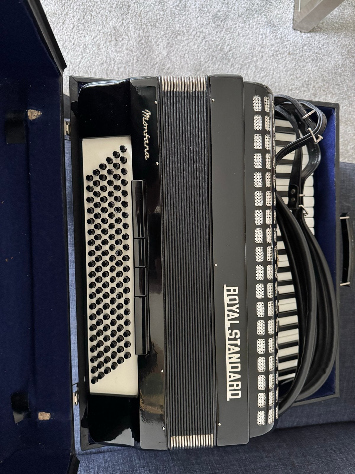 Accordeon Montana Royal Standard met koffer en riemen, Gebruikt, Overige formaten, Toetsaccordeon, Met koffer