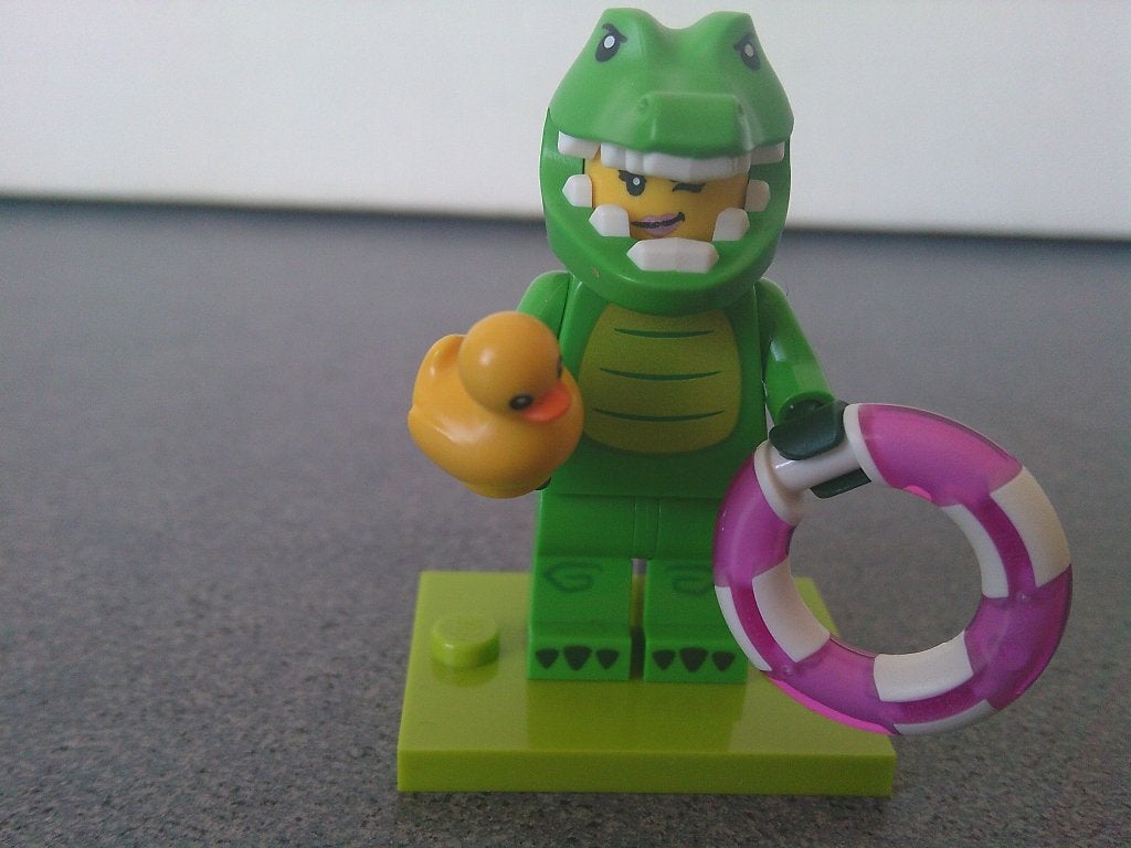 Minifiguur/Poppetje CMF serie 28: Vrouw in krokodil kostuum, Verzenden, Lego, Nieuw, Minifiguren serie