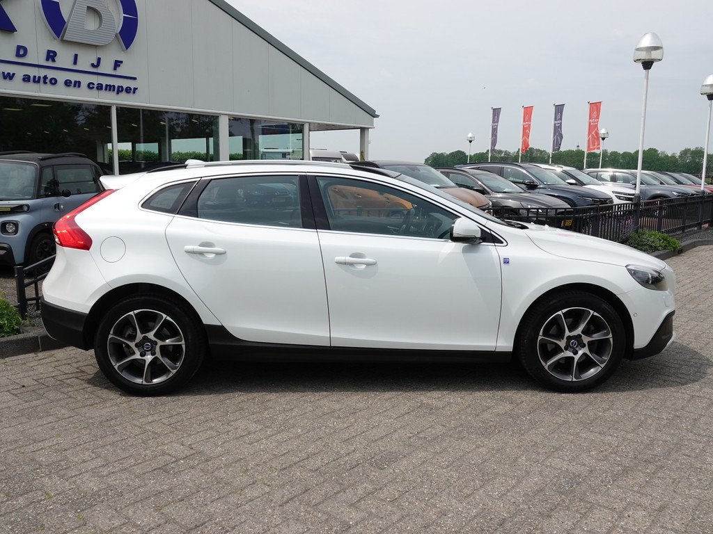 Volvo V40 Cross Country 1.6 T4 180PK Ocean Race PANO | VOL L, Auto's, Volvo, Voorwielaandrijving, Gebruikt, Automatische klimaatregeling