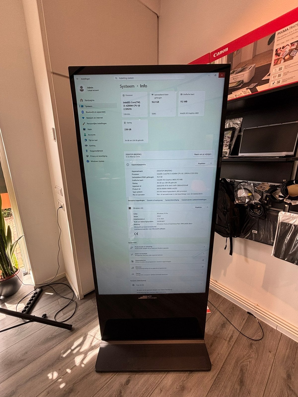 Display 65 inch windows 11 promotiescheerm, Computers en Software, Monitoren, Gaming, 3 tot 5 ms, 101 t/m 150 Hz, Ophalen of Verzenden