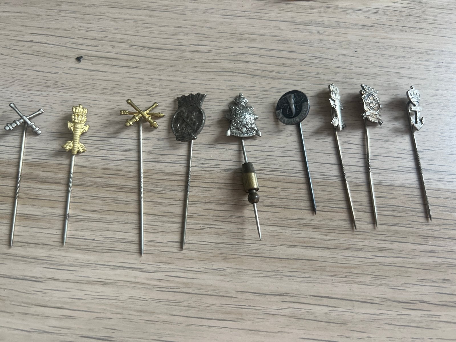 Militaire pins en spelden - Diverse soorten, Ophalen of Verzenden, Overige soorten, Overige gebieden, Embleem of Badge