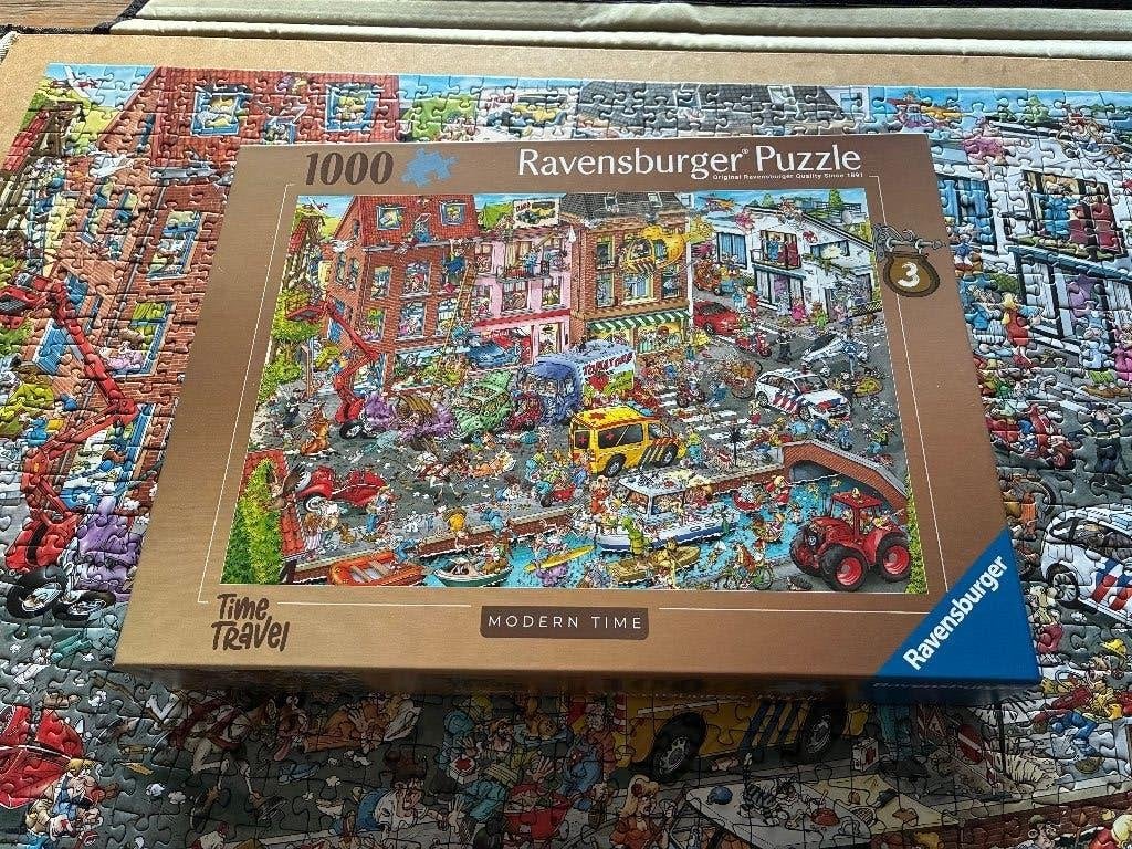 Ravensburger Time travel Modern Time, Ophalen of Verzenden, 500 t/m 1500 stukjes, Zo goed als nieuw, Legpuzzel