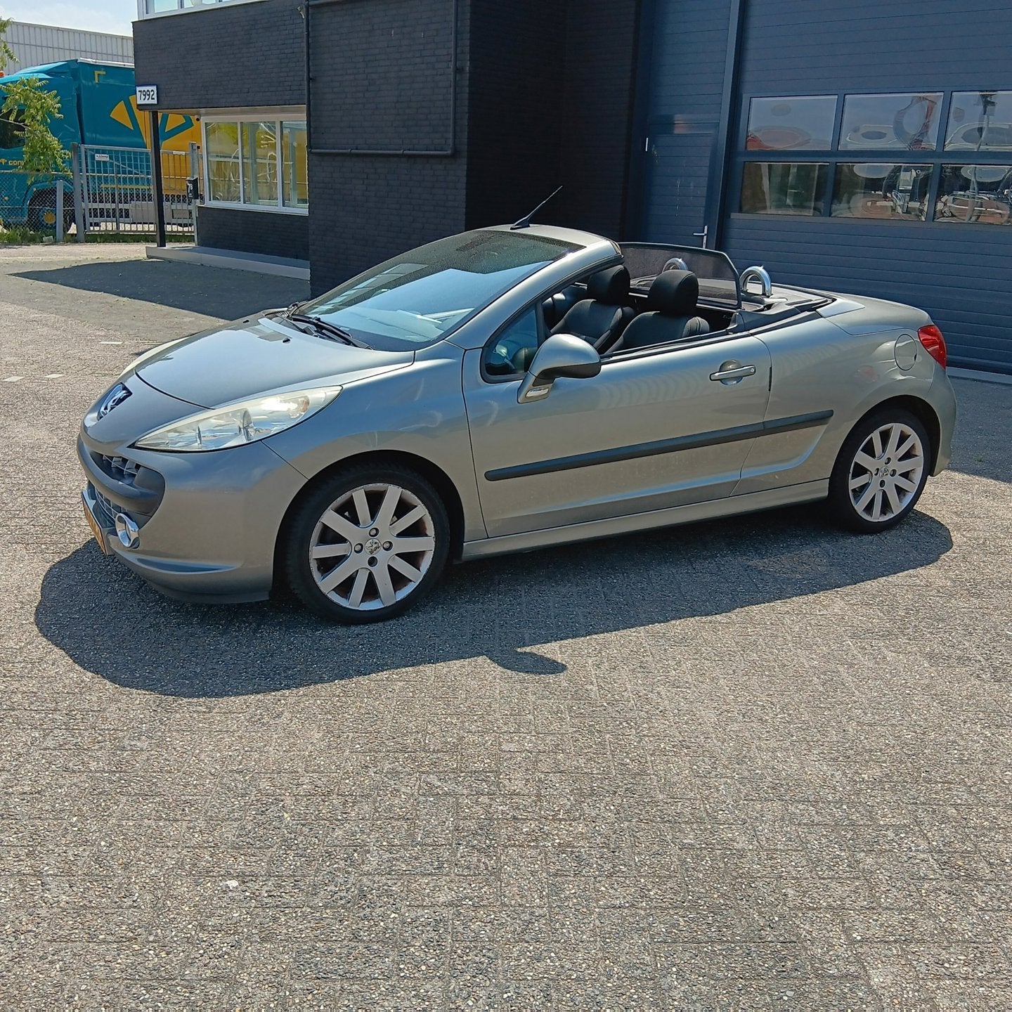 Peugeot 207 CC 1.6-16V T Sport, Voorwielaandrijving, Gebruikt, 4 cilinders, 4 stoelen