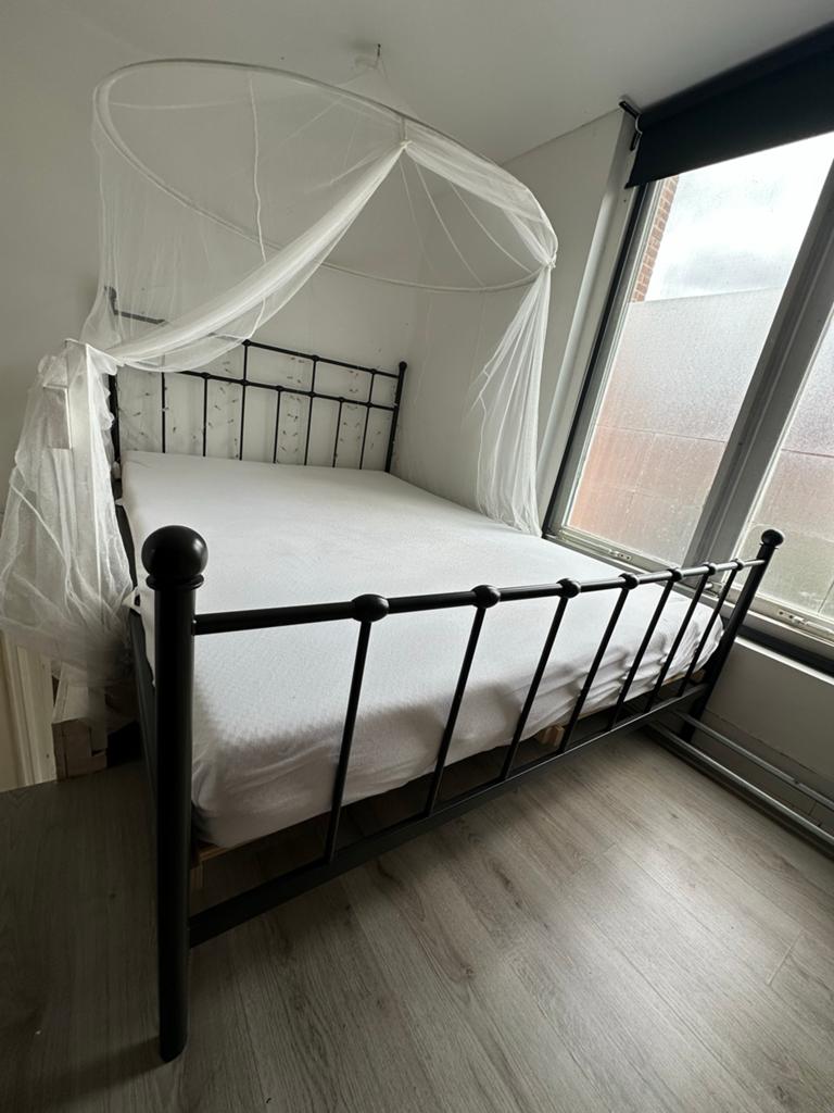 Zwart metalen bedframe - 140x200 cm (excl. matras), Ophalen, Gebruikt, Zwart, Tweepersoons