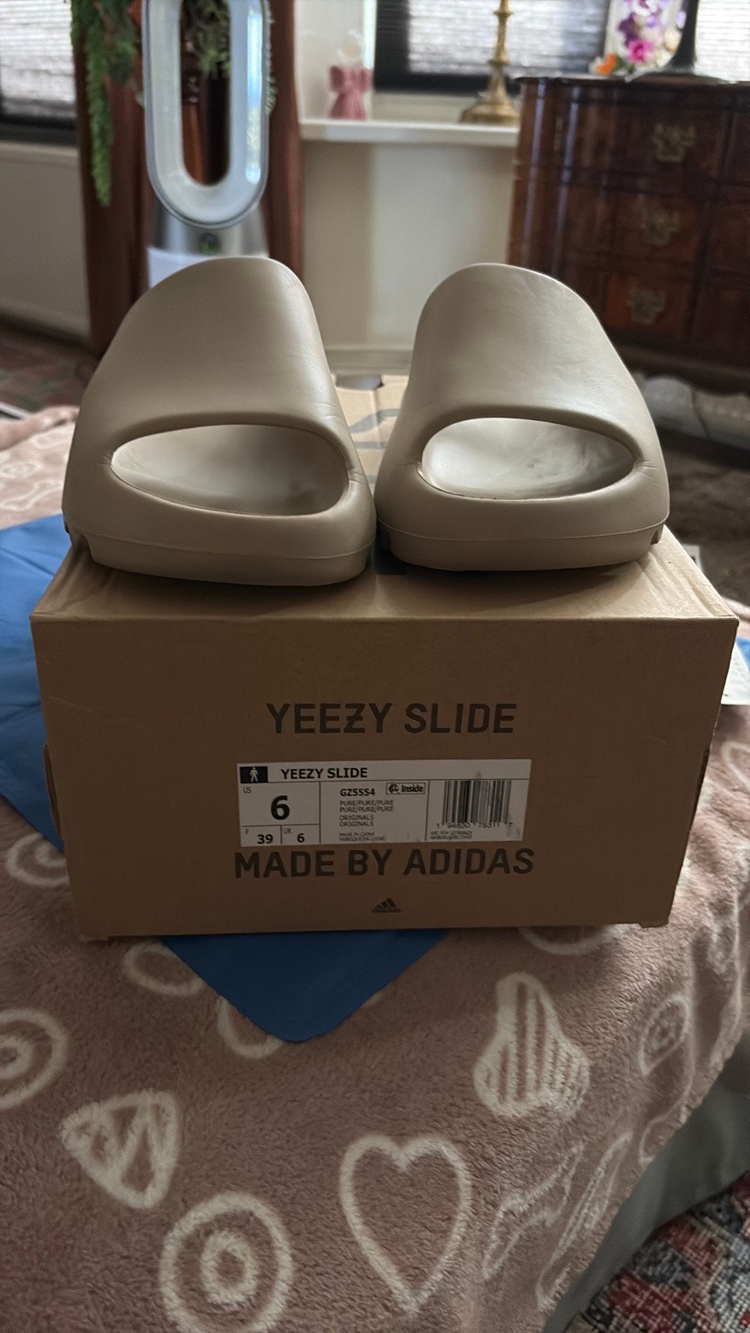 Adidas yeezy slide pure, Kleding | Dames, Schoenen, Beige, Ophalen of Verzenden, Sneakers of Gympen, Zo goed als nieuw
