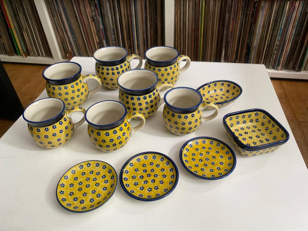 Bunzlau castle Servies set: 7 kopjes, 3 schotels, 2 schalen, Keramiek, Ophalen of Verzenden, Zo goed als nieuw, Overige stijlen