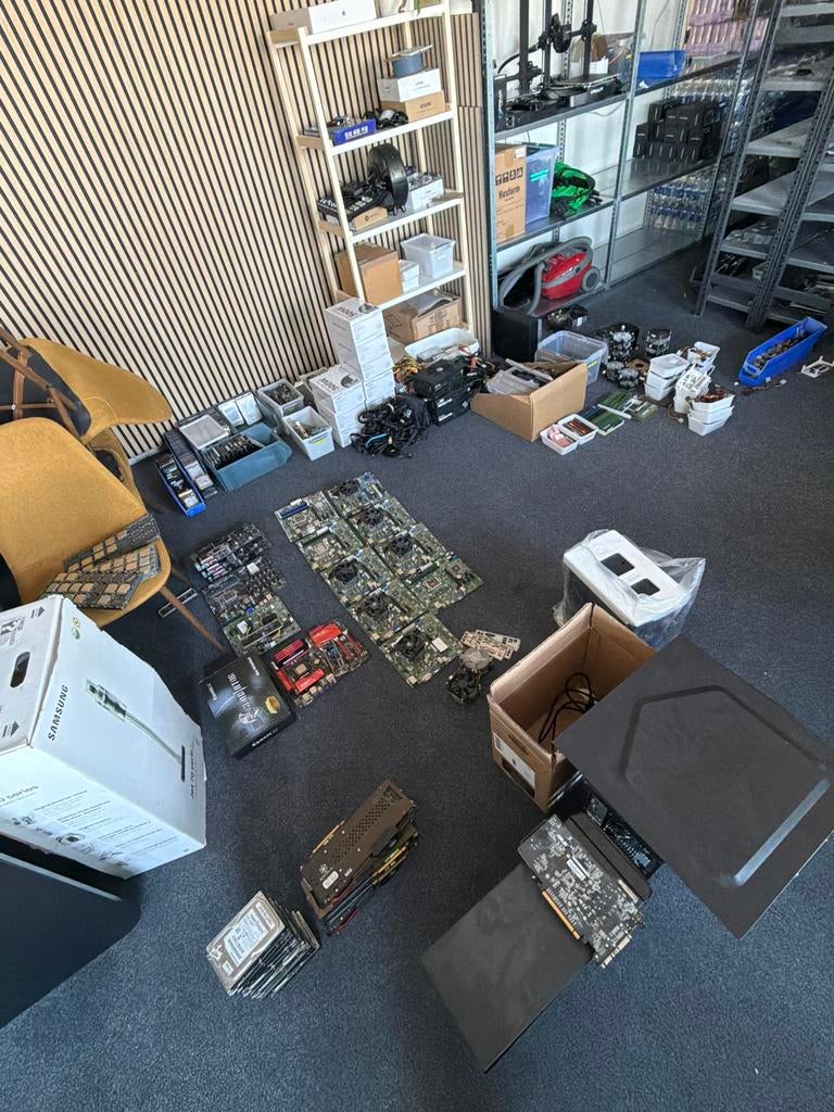 Grote partij computer hardware (game) i7 mobos, GTX, ram, Computers en Software, Moederborden, Zo goed als nieuw, Intel, DDR4
