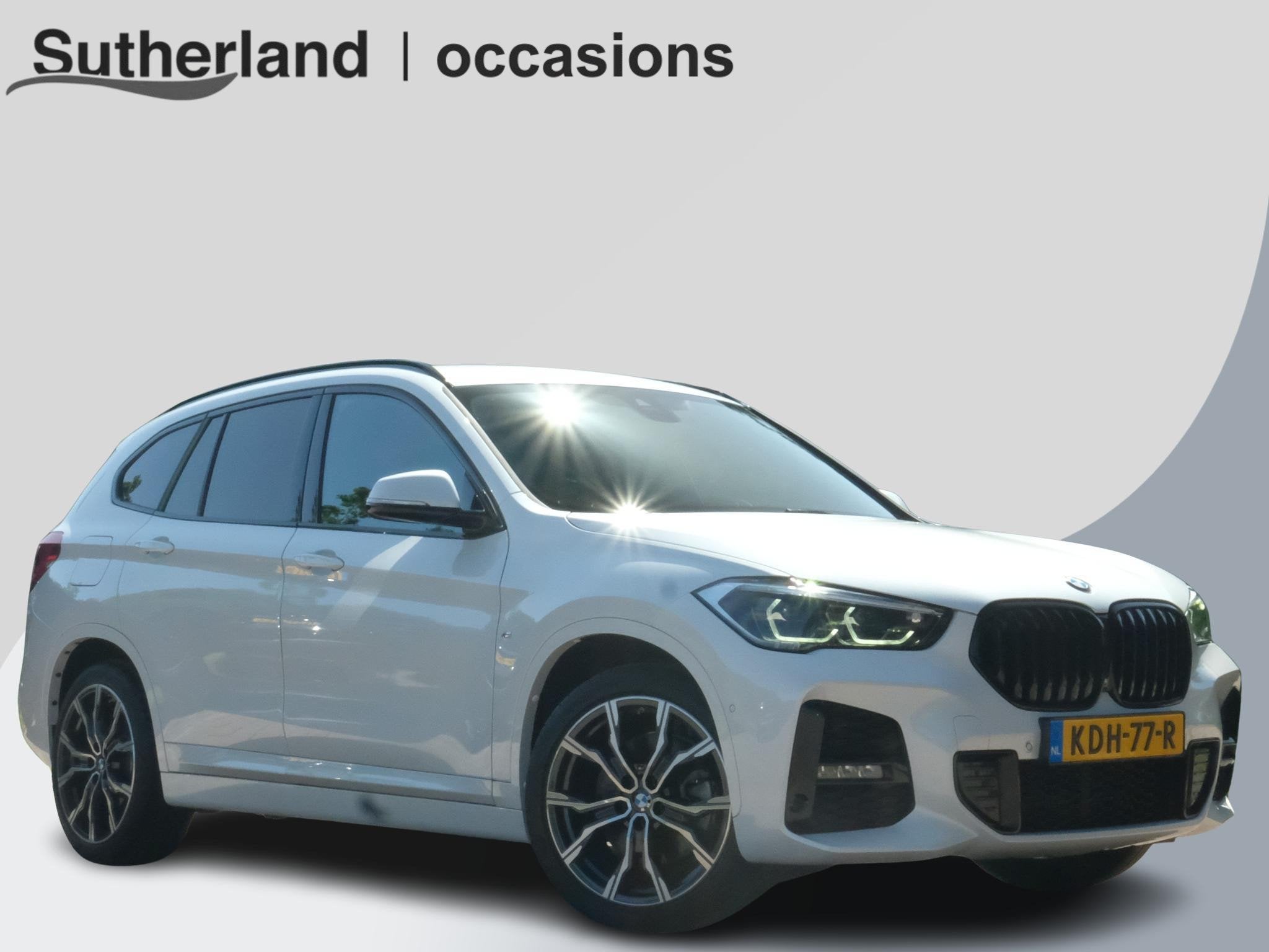 BMW X1 xDrive25e M Sport 220 PK | M-Sport | Trekhaak | 19 in, Auto's, BMW, Stof, Gebruikt, Automatische klimaatregeling, Wit