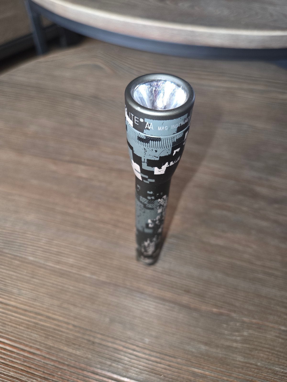 Maglite AA zaklamp met digitaal camouflagepatroon, Ophalen of Verzenden