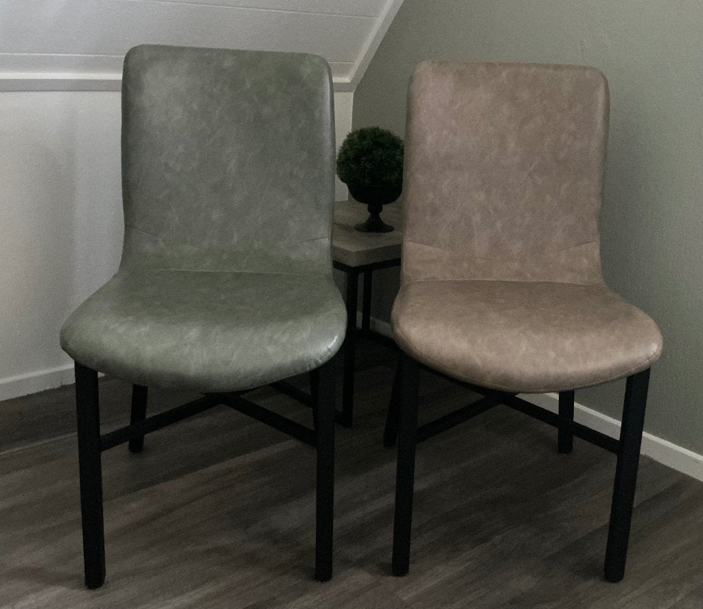 4 eetkamerstoelen GRATIS af te halen in Wateren (Drenthe), Huis en Inrichting, Stoelen, Gebruikt, Eén, Overige kleuren, Ophalen