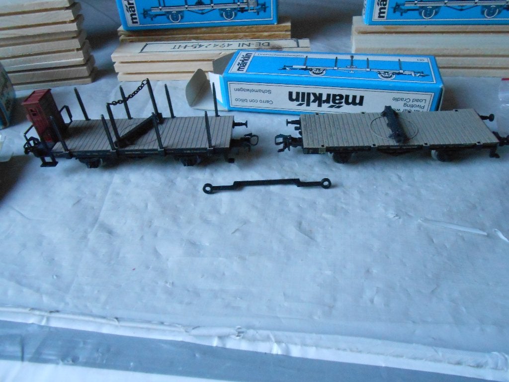 Märklin 4684 en 4697, set draaischemelwagons met houtlading, Wisselstroom, Treinset, Nieuw, Ophalen of Verzenden
