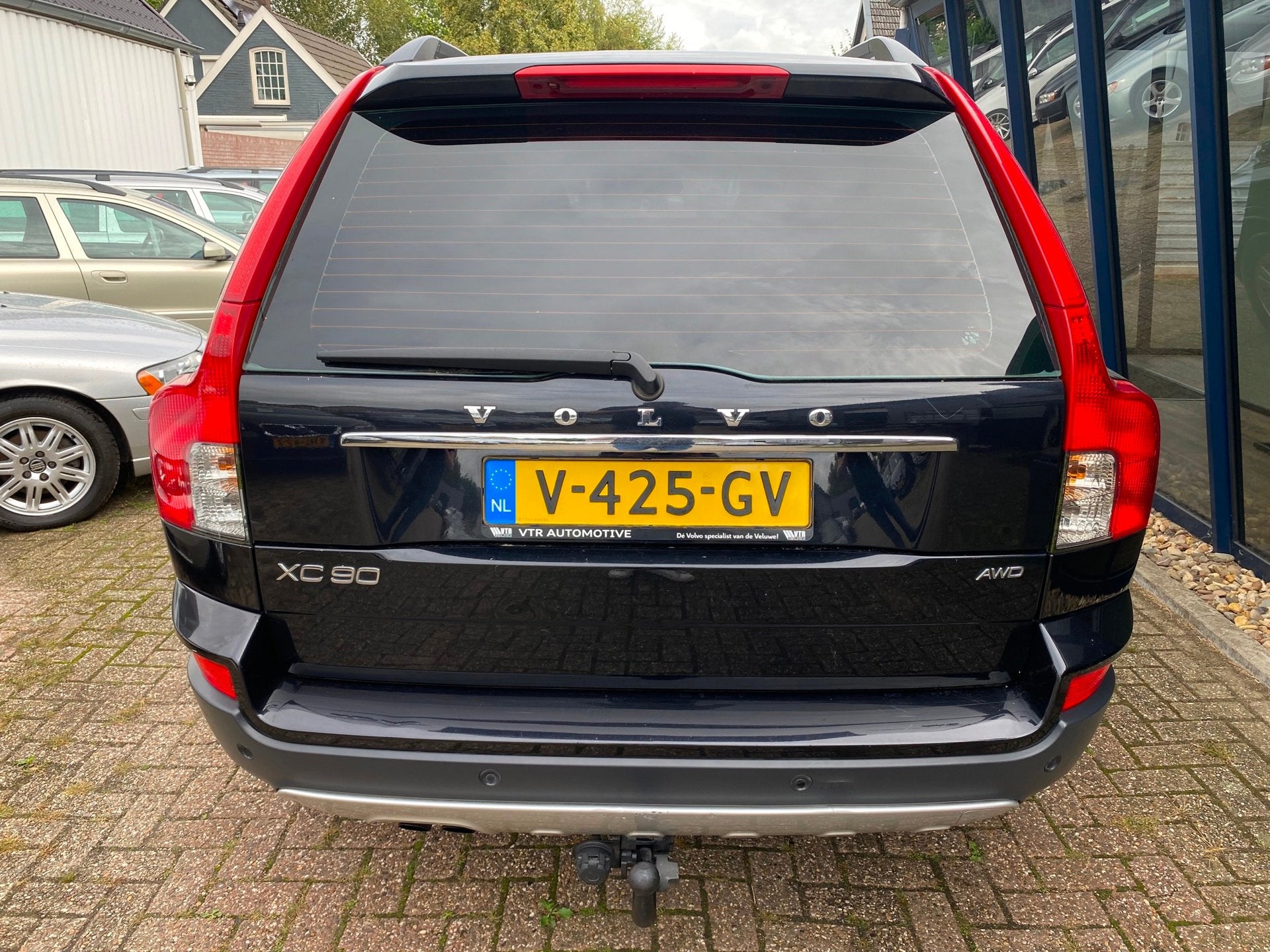 Volvo XC90 2.4 D5 Momentum Automaat GRIJS KENTEKEN / YOUNGTI, Auto's, Gebruikt, Zwart, Zwart, Leder