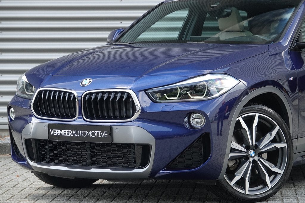 BMW X2 xDrive25d High Executive M-Sport | Panodak | H&K | Tr, Auto's, BMW, Automaat, 2000 kg, Blauw, Bedrijf