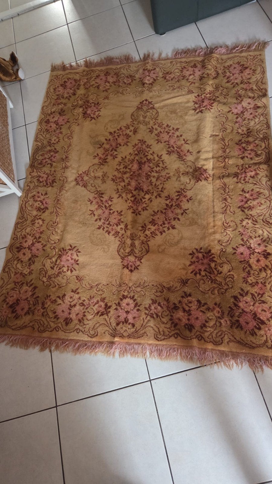 Vintage vloerkleed met bloemenpatroon, Huis en Inrichting, Ophalen, Gebruikt, 100 tot 150 cm, Vintage, Klassiek, Bloemen