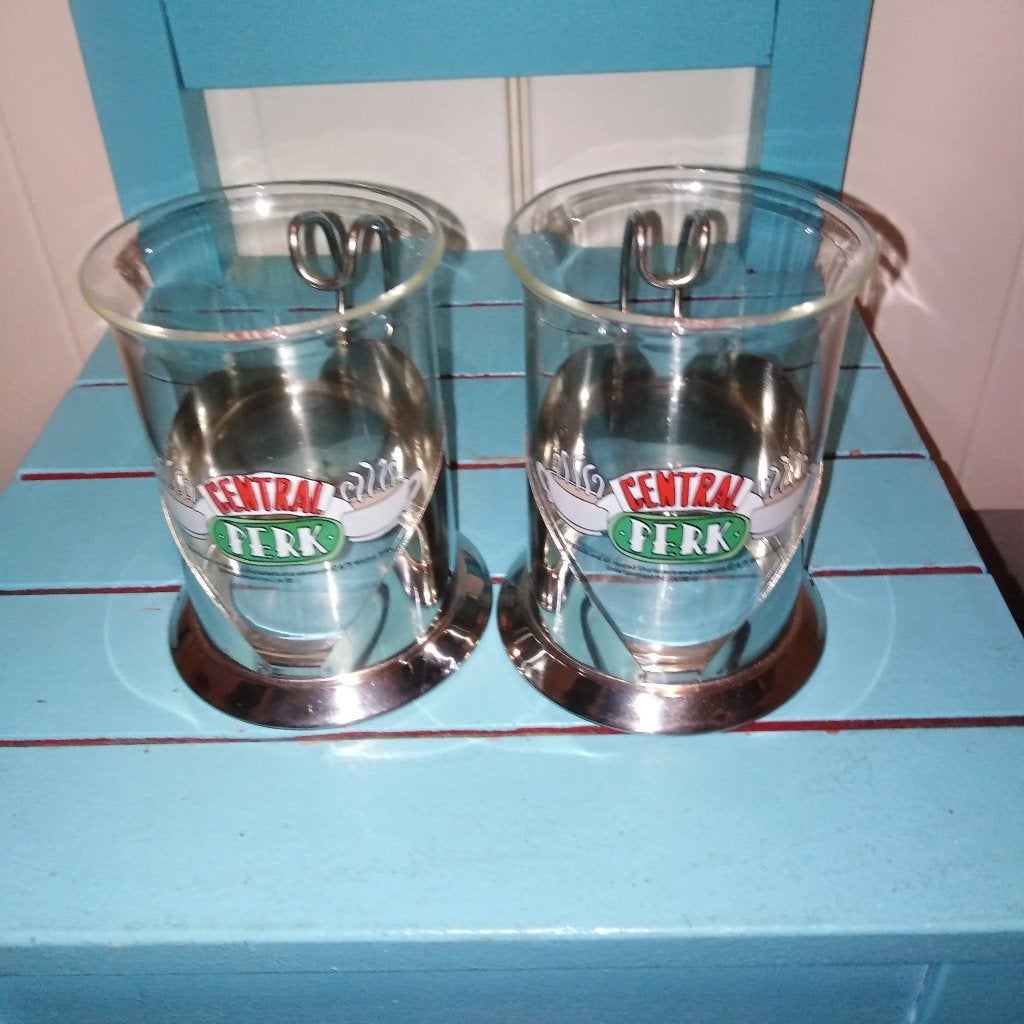 Friends theeglazen central perk uit de tv serie 2 stuks, Ophalen, Glas of Glazen, Gebruikt, Glas