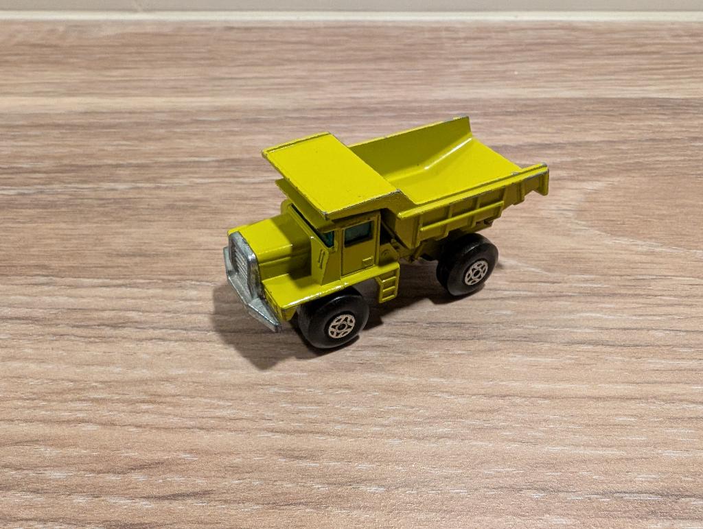 Dump truck - modelauto Matchbox nr. 28, Ophalen of Verzenden, Zo goed als nieuw, Bus of Vrachtwagen