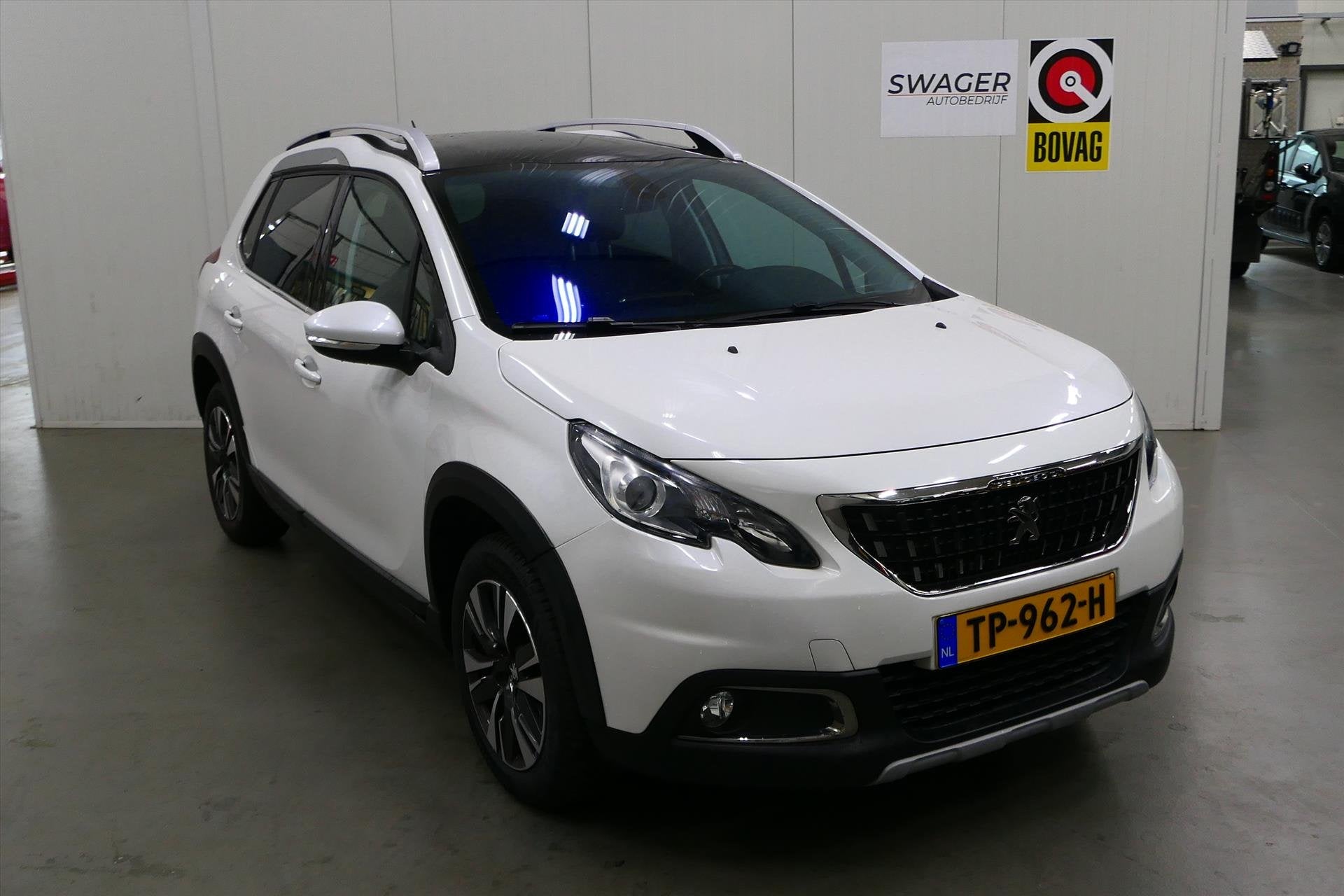 PEUGEOT 2008 1.2 PureTech 110pk Automaat Allure (Goed onderh, Auto's, Dealer onderhouden, Stof, 1199 cc, 610 kg