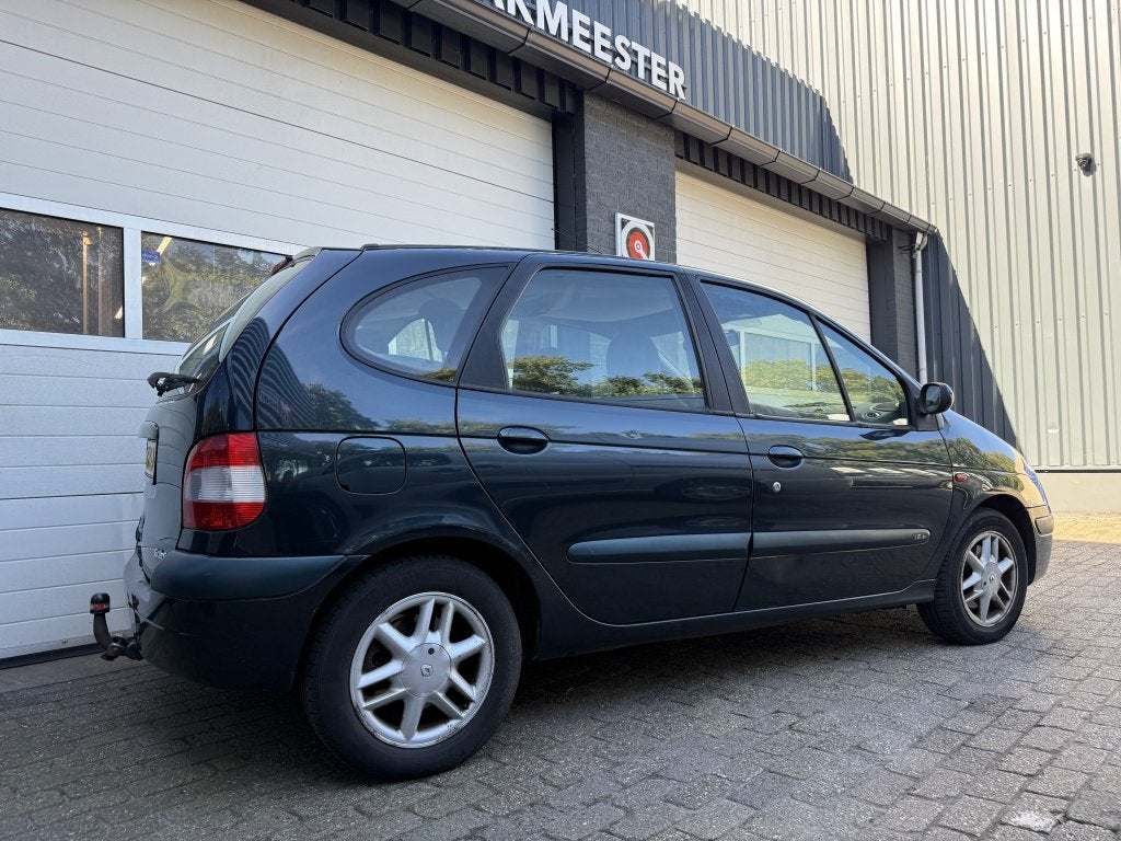 Renault Scénic 1.6-16V Expression (bj 2002, automaat), Auto's, Automaat, Metallic lak, 4 cilinders, Origineel Nederlands