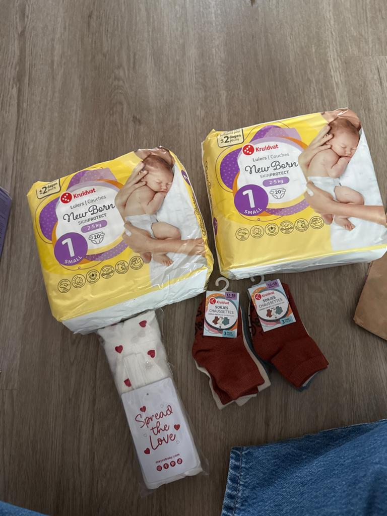 Nieuwe luiers, hydrofiel doek en sokjes voor baby, Ophalen of Verzenden, Nieuw