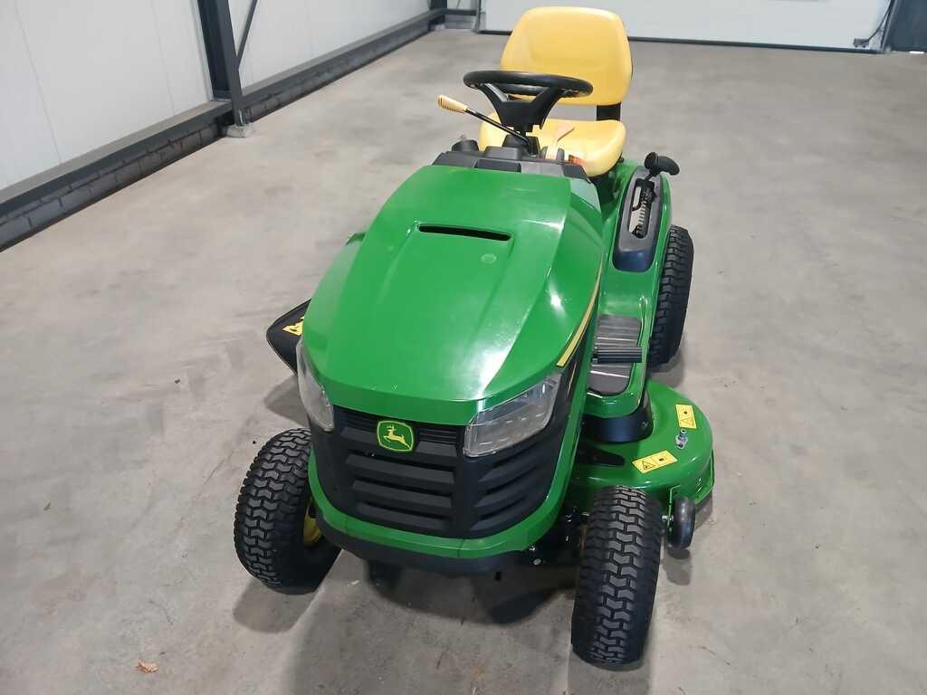 John Deere zitmaaier, Tuin en Terras, Zitmaaiers, John Deere, JDFCustomerSupport@JohnDeere.com, John-Deere-Strasse 169190
Walldorf, DE