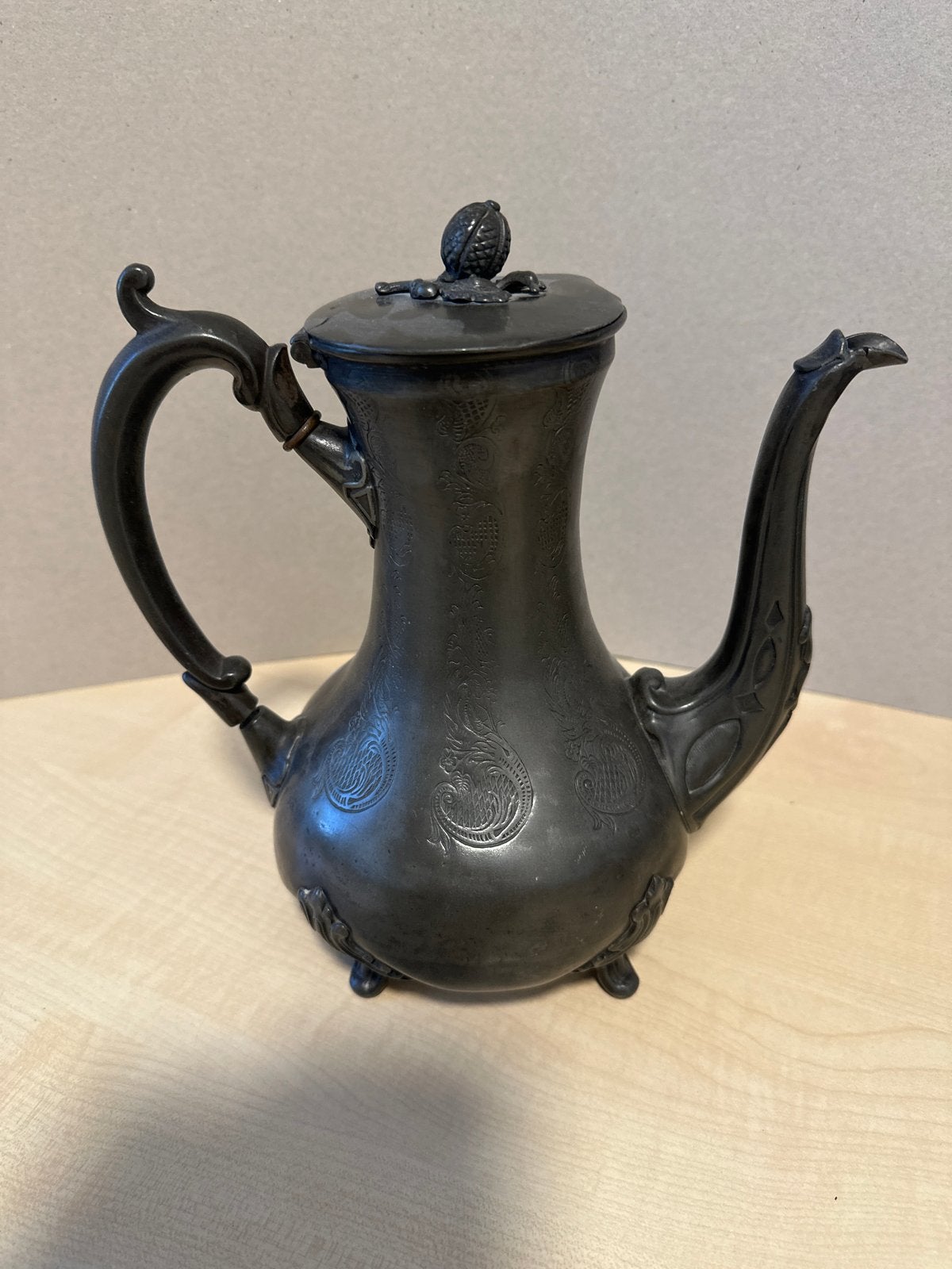 Antieke tinnen koffiekan met sierlijke gravures, Antiek en Kunst, Antiek | Tin, Ophalen of Verzenden
