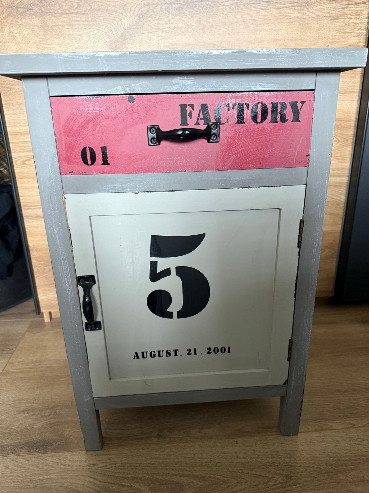 Nachtkastje / Bijzettafel met lade en deurtje - Industrieel, Ophalen, Minder dan 50 cm, Gebruikt, Minder dan 25 cm