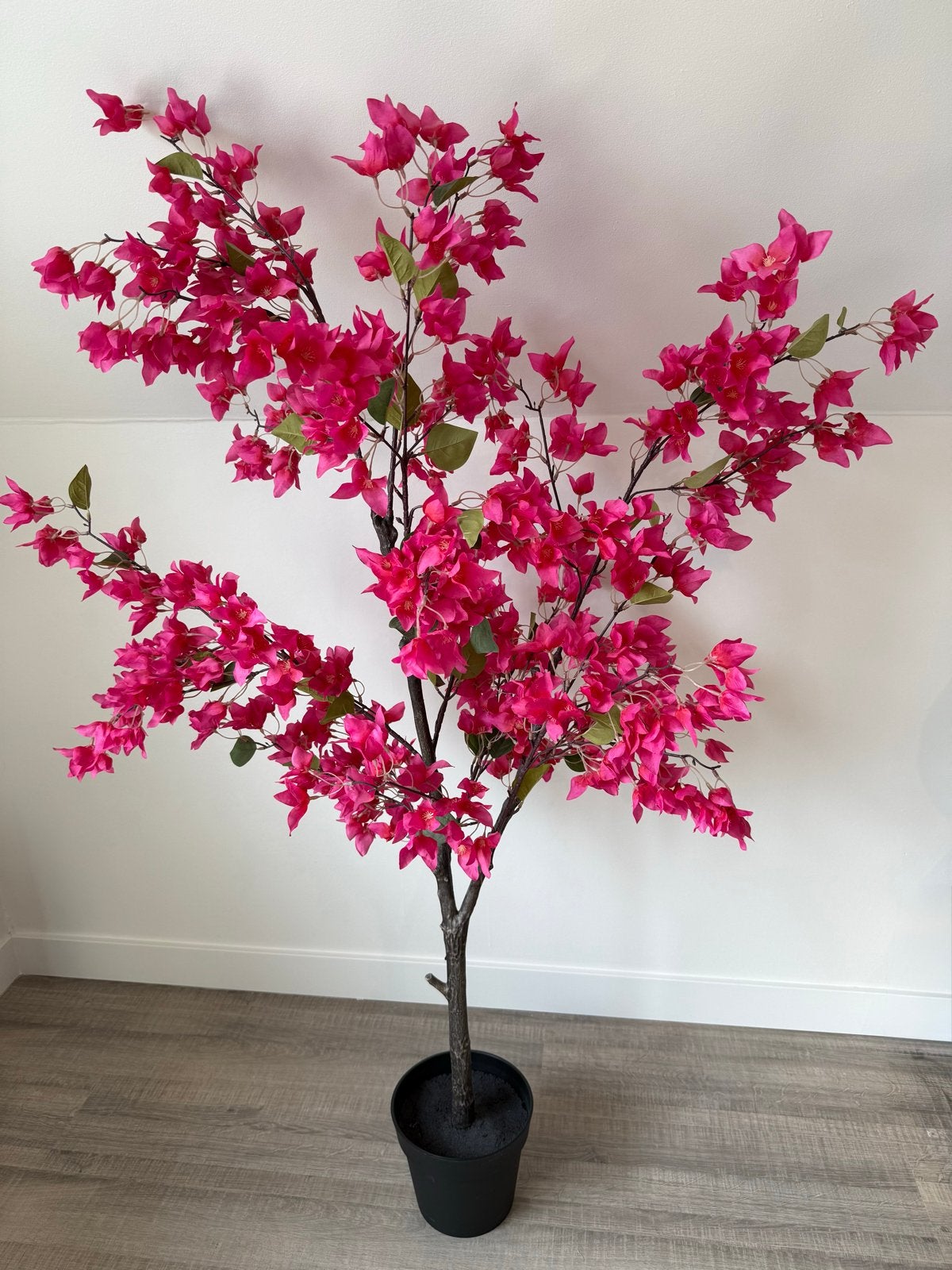 Kunst Bougainvillea Boom - Roze Bloemen, Huis en Inrichting, Woonaccessoires | Kunstplanten en Kunstbloemen, Ophalen, Binnen, Roze