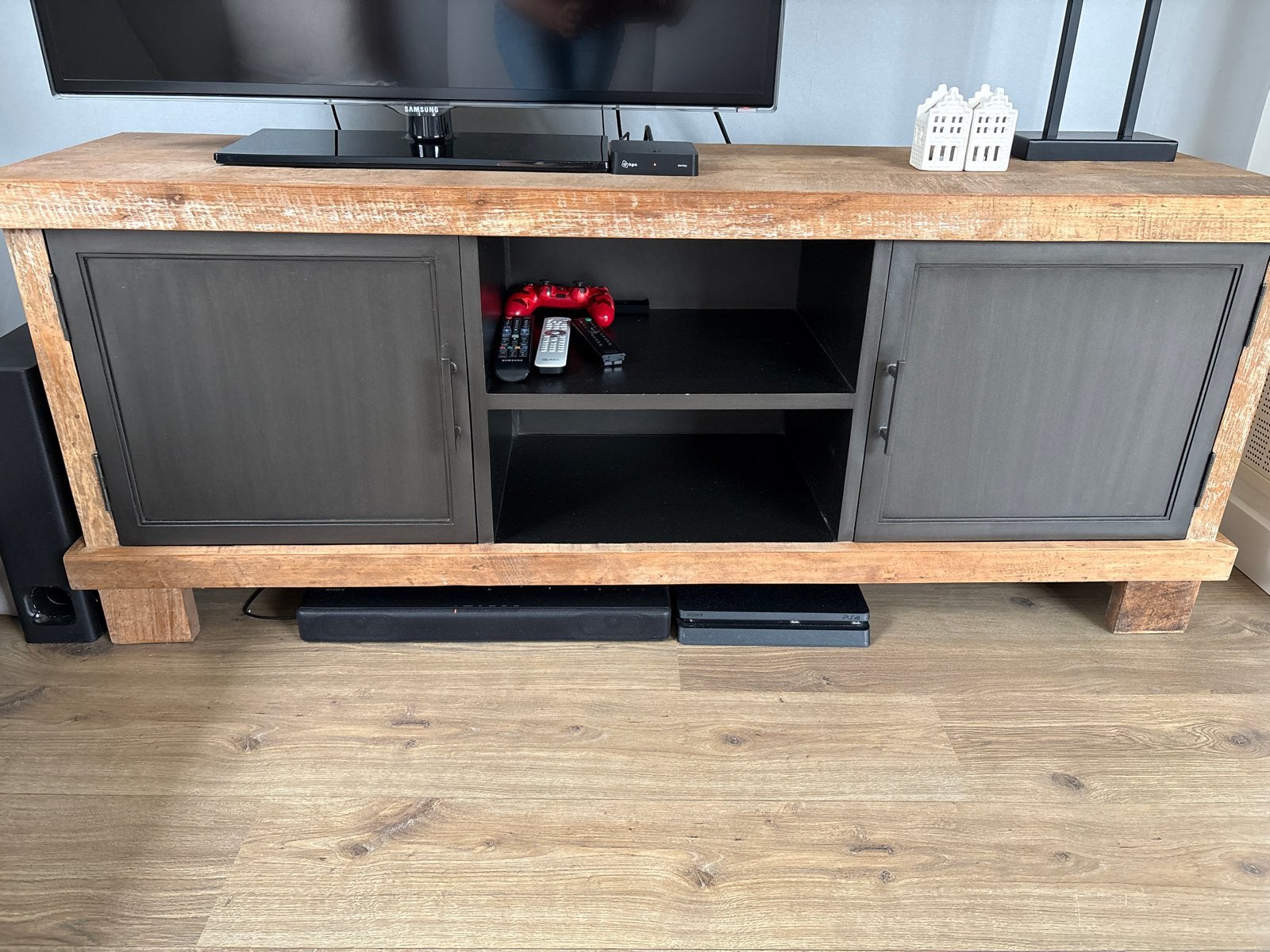 Eleonora TV-meubel robuust hout en metaal, Huis en Inrichting, Ophalen, Gebruikt, 150 tot 200 cm, Minder dan 100 cm