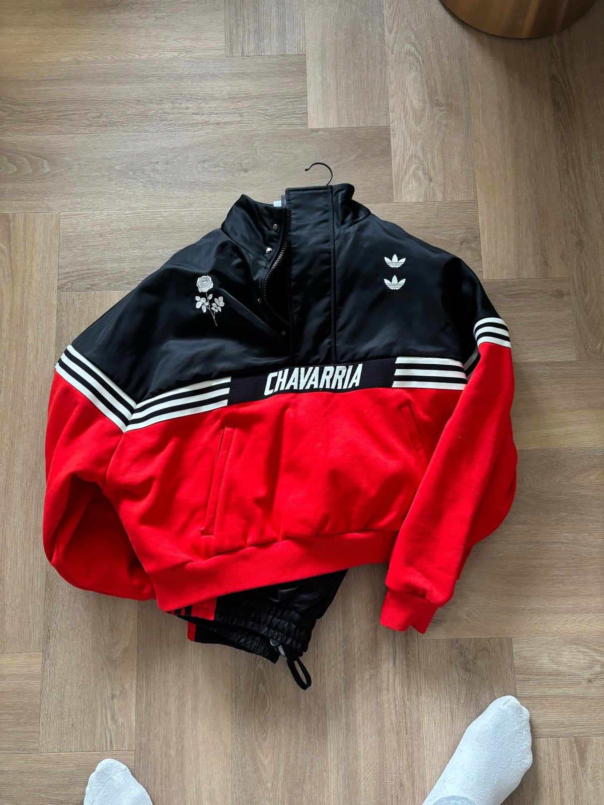 Adidas x Willy Chavarria Trainingspak Zwart/Rood, Ophalen of Verzenden, Zo goed als nieuw
