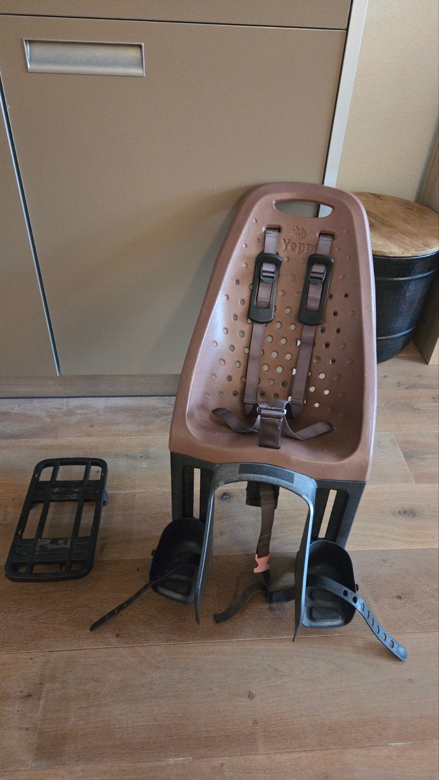 Yepp Maxi achterzitje bruin, met Easyfit adapter, Achterzitje, Yepp, Ophalen, 15 t/m 25 kg