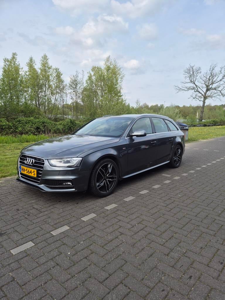 Audi A4 1.8 Tfsi 125KW Avant Multitr. 2015 Grijs, Zwart, 4 cilinders, 1505 kg, A4