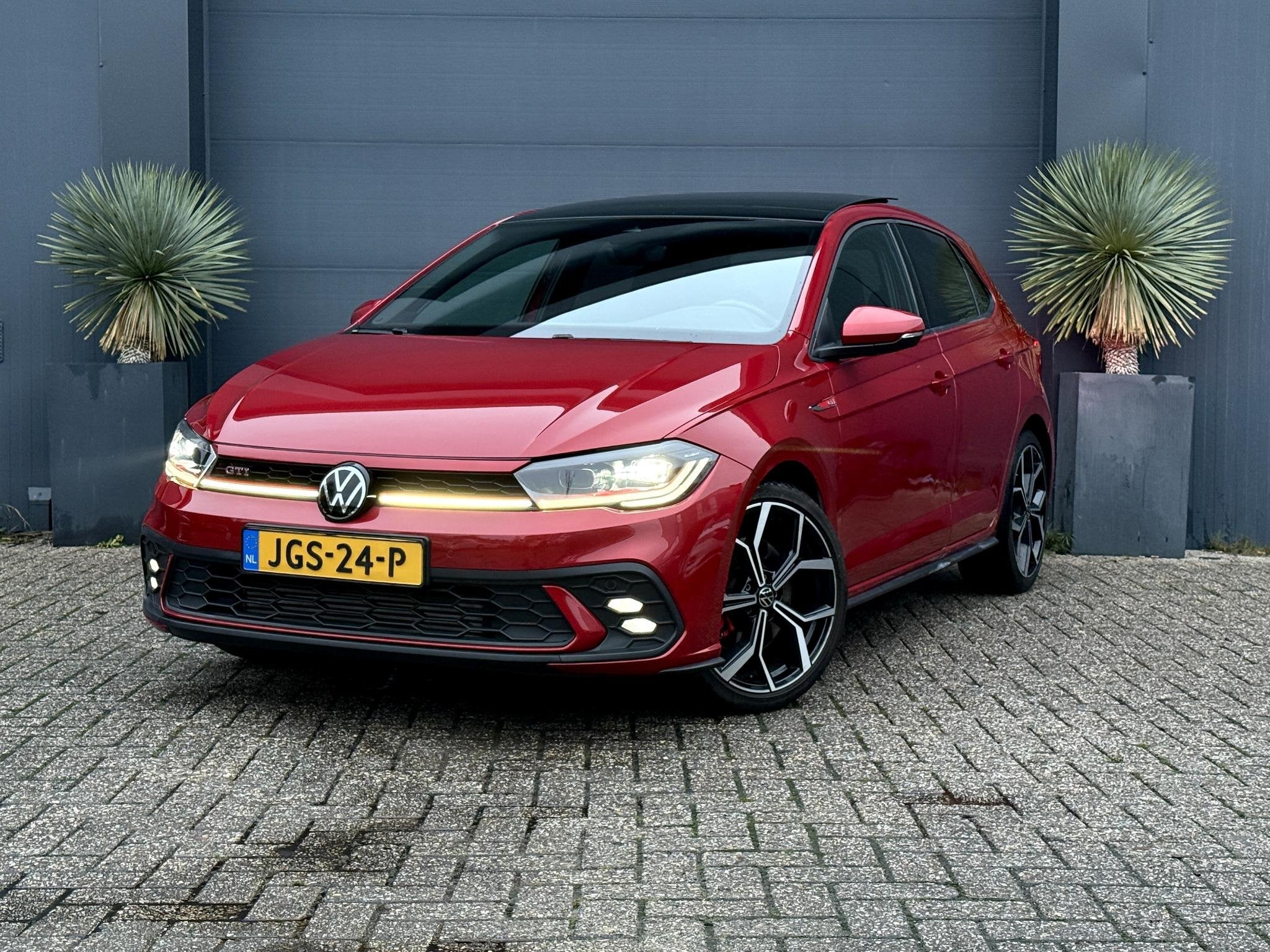 Volkswagen Polo 2.0 TSI GTI Pano Automaat IQ-Light Virtual C, Gebruikt, 4 cilinders, 1984 cc, 1261 kg