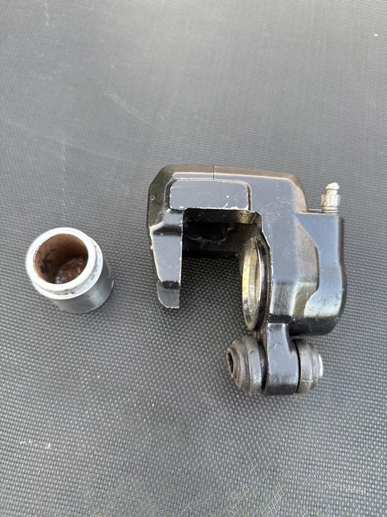 Remklauw Yamaha SR 500 - Revisieset nodig, Motoren, Ophalen of Verzenden, Gebruikt