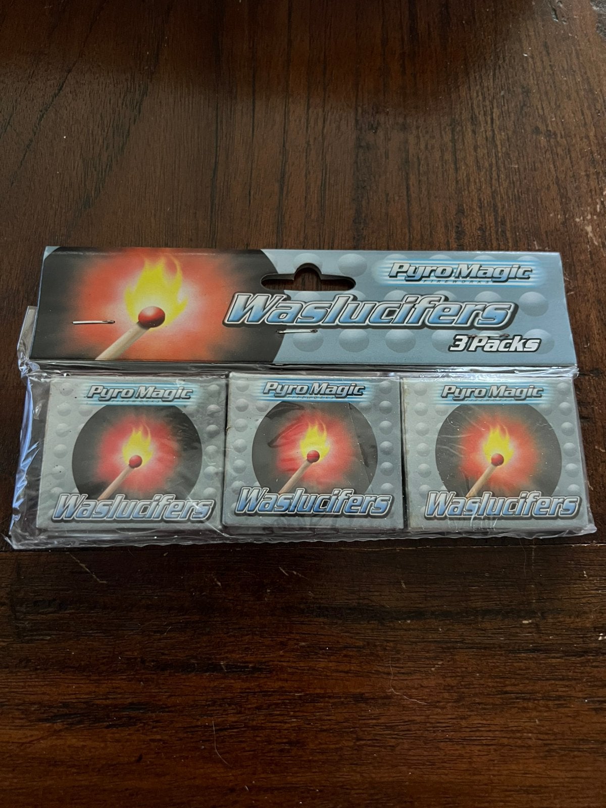 Oud lurcifers van broekhoff vuurwerk, Verzamelen, Ophalen of Verzenden, Zo goed als nieuw, Tabaksdoos of Verpakking