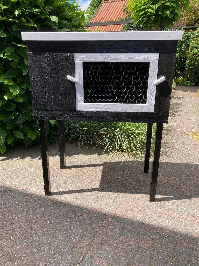 Nieuw Konijnenhok op vaste poten, Dieren en Toebehoren, Knaagdieren en Konijnen | Hokken en Kooien, Fret, Nieuw, Hok, 75 tot 110 cm