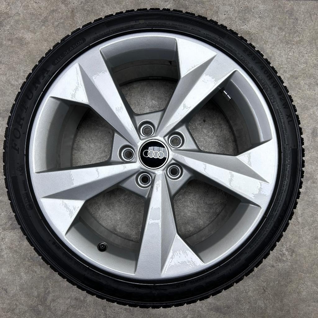 18 inch originele velgen + ☀️ of 🌦️ banden Audi A3 8Y 8Y, Gebruikt, Banden en Velgen, Ophalen of Verzenden, Personenwagen