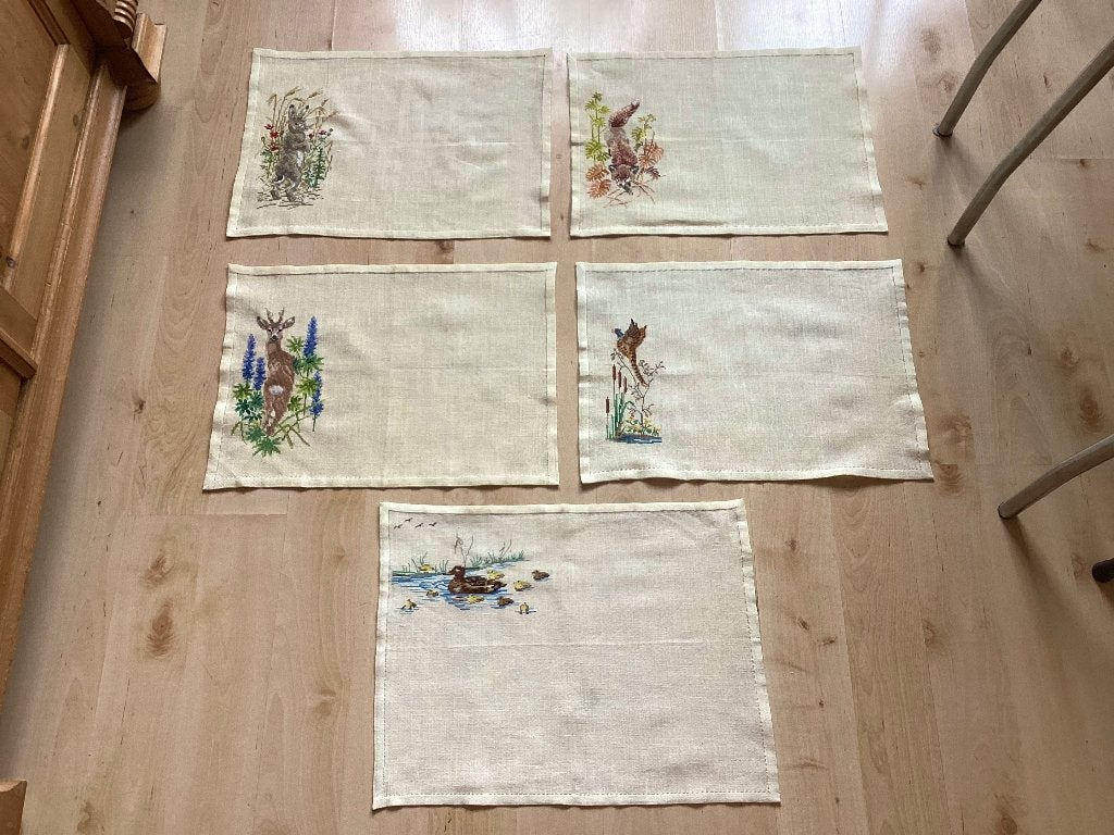 Borduurwerk, zijde, placemat, wilde dieren, vintage, Ophalen, Zo goed als nieuw, Handborduren, Overige typen