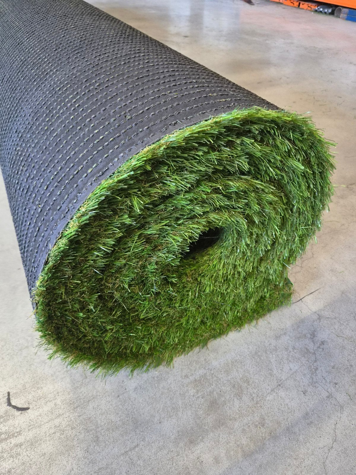 Nieuwe rol kunstgras poolhoogte 45mm  13.50 x 3.25  (43.8m2), Ophalen of Verzenden, Nieuw, 20 m² of meer