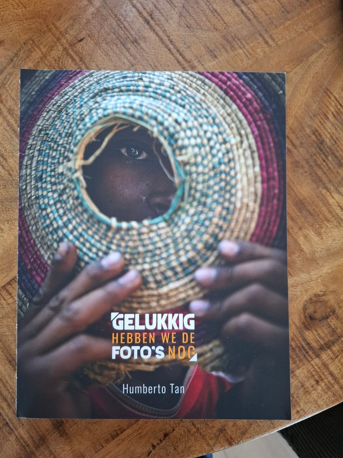 Gelukkig hebben wij de foto's nog, Humberto Tan!, Boeken, Ophalen of Verzenden, Zo goed als nieuw, Humberto Tan