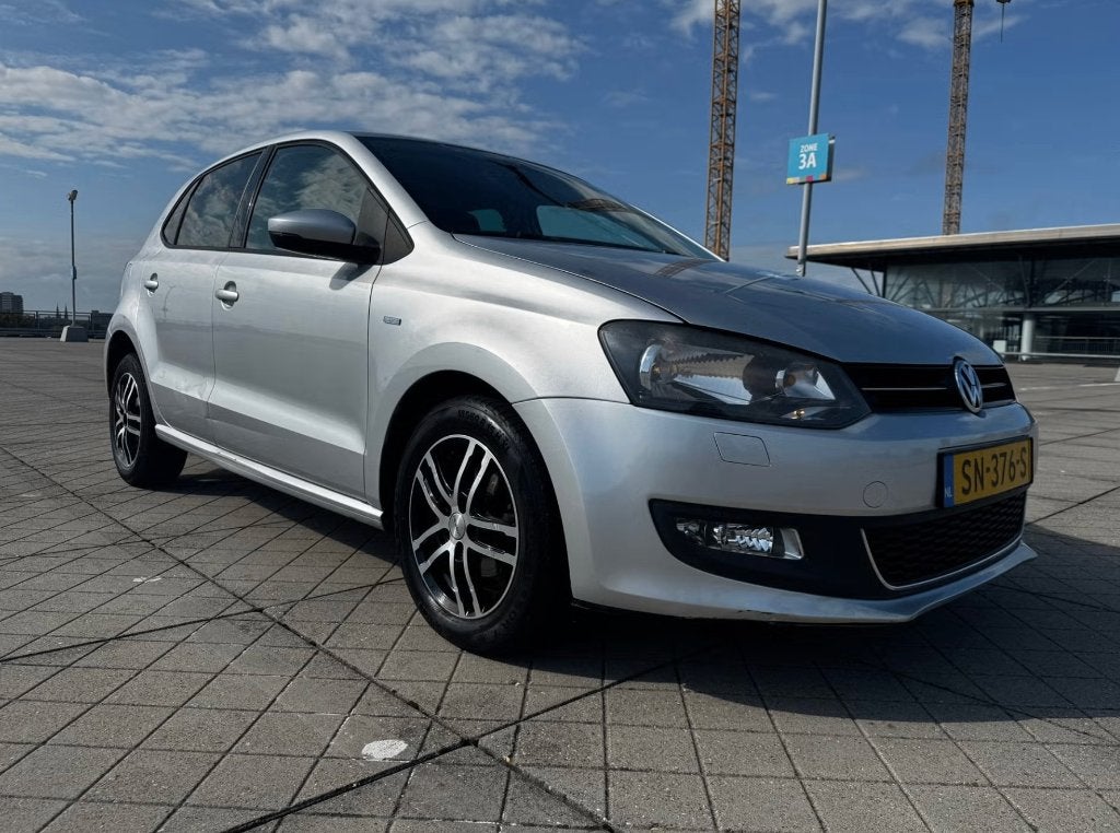 Polo 1.2 Carplay, stoelverwarming, 5-deurs Onderhoudt recent, Voorwielaandrijving, 40 €/maand, Euro 6, 1198 cc