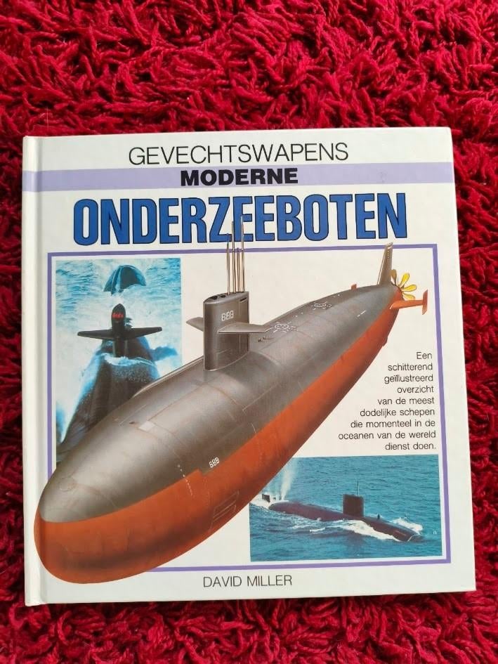 Gevechtswapens moderne onderzeeboten, Boeken, Ophalen of Verzenden, Niet van toepassing, Gelezen