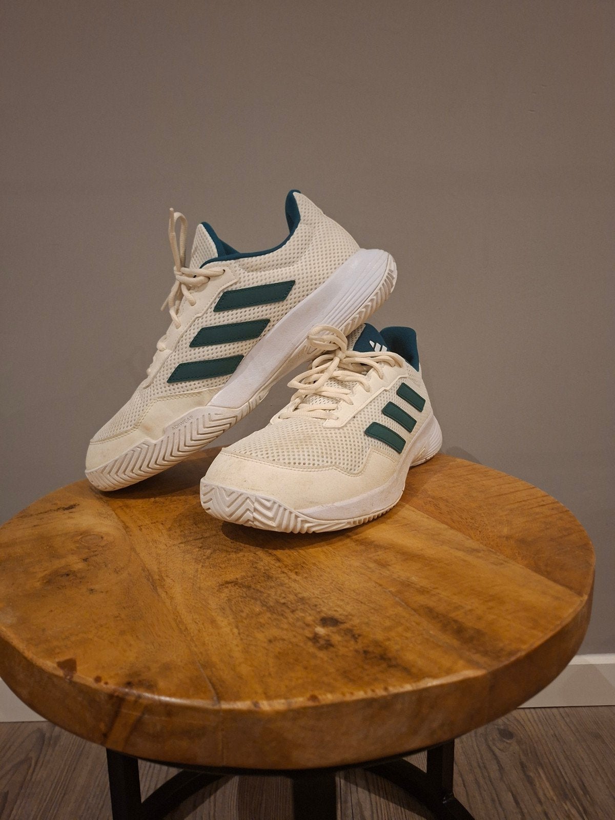 Adidas Tennisschoenen - Maat 44, Sport en Fitness, Tennis, Adidas, L00, Schoenen, Ophalen of Verzenden