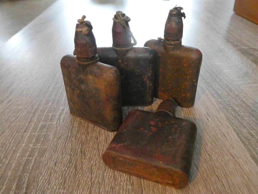 Wapenolie flesjes voor de 98K., Verzamelen, Ophalen of Verzenden, Landmacht, Duitsland, Kleding of Schoenen